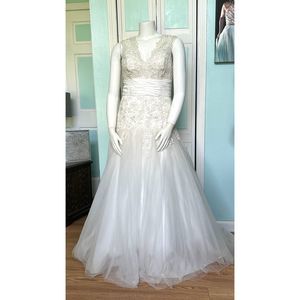 White Alfred Angelo Size 14 Train dress